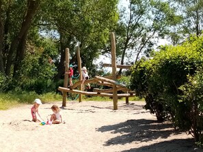 Children’s area - Apartment in kl. Fishing village (WLAN incl.) - FeWo (Mönkebude)