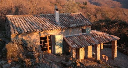 Nature pure ! Bergerie rénovée à énergie solaire en pleine montagne
