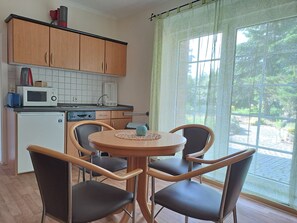 Unclassified image, 4 of 11, button - Vacation apartment 2 (ground floor bottom left) - Ferienwohnungen Lübs with W-Lan (Lübs)