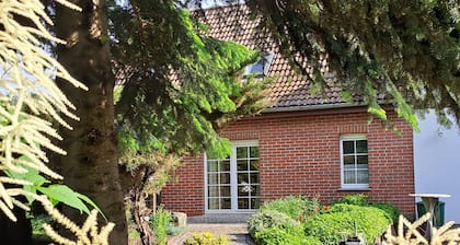 Vacation apartment 3 (ground floor bottom right) - Ferienwohnungen Lübs with W-Lan