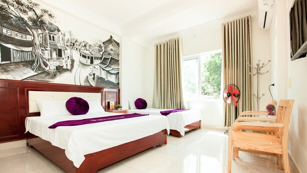 Unclassified image, 1 of 14, button - Dang Quang Guesthouse (Bai Chay)