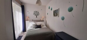 2 makuuhuonetta, vauvan matkasänky, ilmainen Wi-Fi, vuodevaatteet