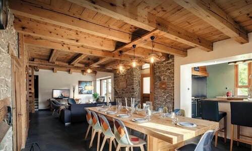 Chalet Ladroit - farmhouse for 12 with indoor pool & spa - OVO Network