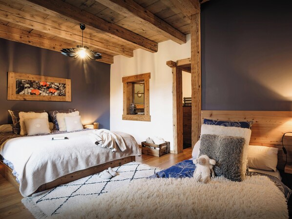 5 عدّة غرف نوم ومكواة/لوح كي وواي فاي وملاءات أسرّة