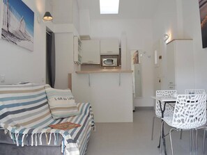 TV - Comfortable Apartment for 4 Near Beach in Sainte-Maxime (Sainte-Maxime)