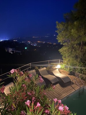 Pool - "Calypso House - HYERES (HYERES)