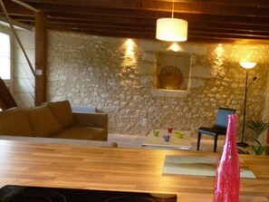 Interior - Charming Restored Barn in Loire Valley with Free WiFi, Baby Kit, and Proximity to Top Sites (La Croix-en-Touraine)