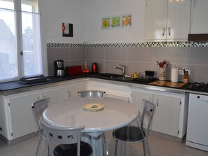 Fridge, microwave, oven, dishwasher - Comfortable house, pets allowed, enclosed garden (Saint-Avertin)