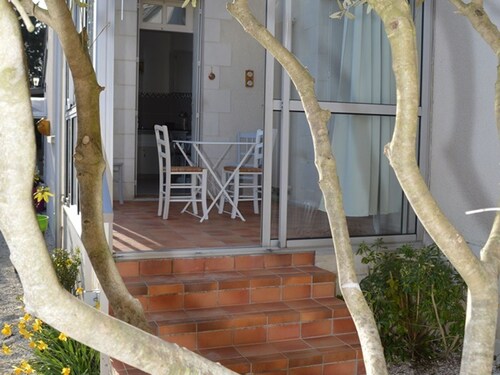 Comfortable house, pets allowed, enclosed garden