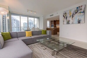 Smart TV - Amazing apartment Miami Brickell with spectacular views  (Miami)