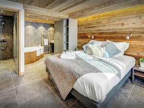 6 habitaciones, tabla de planchar con plancha, wifi y ropa de cama