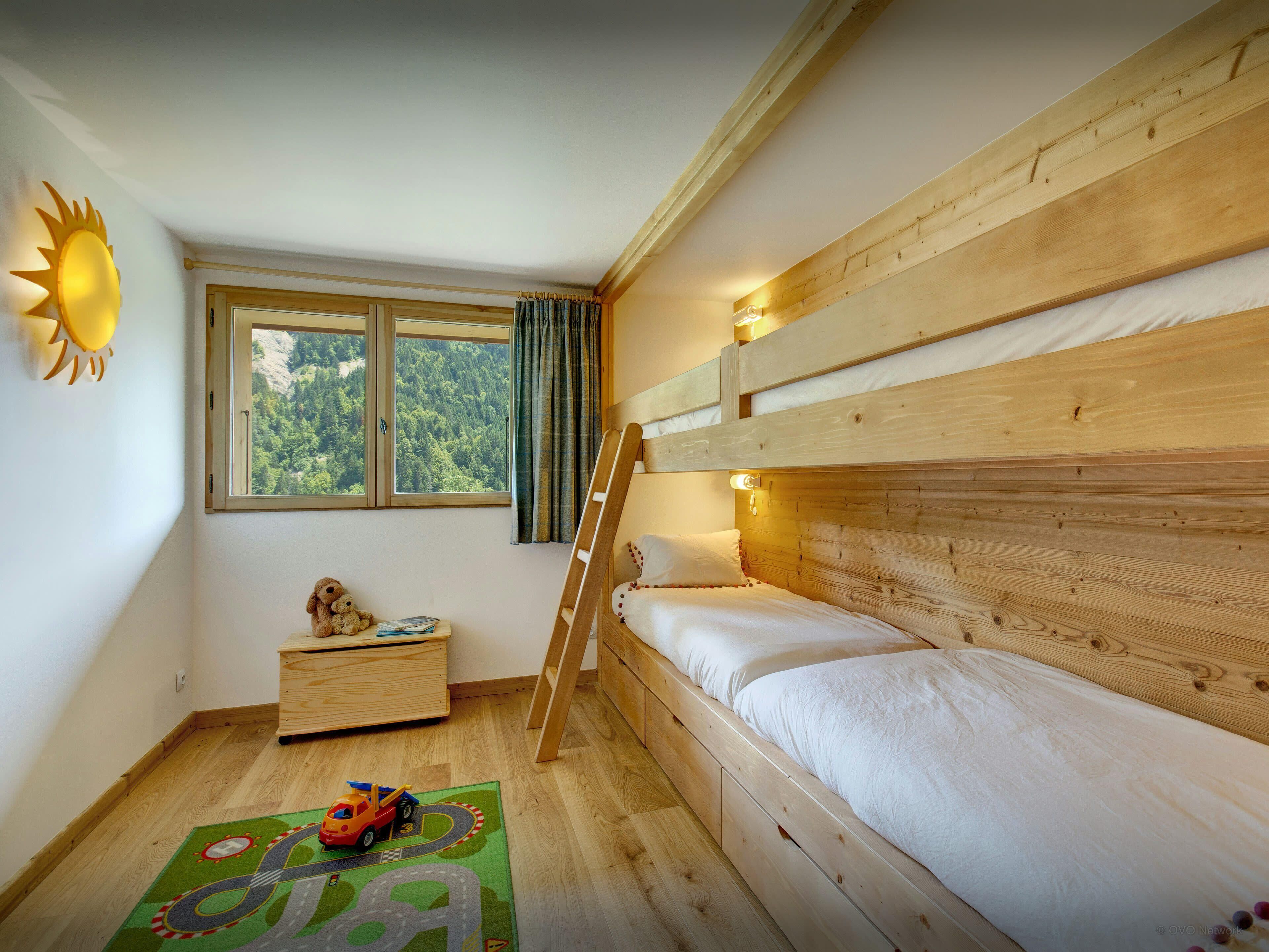 5 chambres, fer et planche à repasser, Wi-Fi, draps fournis