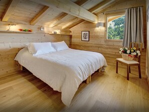 5 chambres, fer et planche à repasser, Wi-Fi, draps fournis
