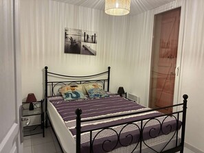 2 bedrooms