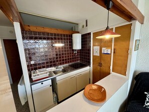 Kühlschrank, Mikrowelle, Ofen