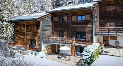 Chalet La Frasse - vacances alpin pour 12, skis aux pieds - OVO Network