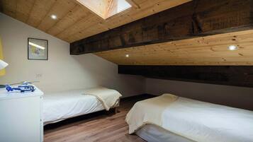 6 Schlafzimmer, BĂŒgeleisen/BĂŒgelbrett, WLAN, BettwĂ€sche