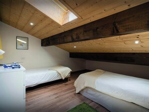 6 chambres, fer et planche à repasser, Wi-Fi, draps fournis