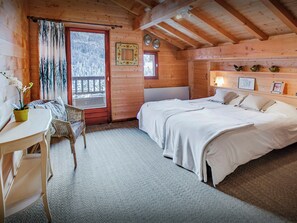 4 chambres, fer et planche à repasser, Wi-Fi, draps fournis