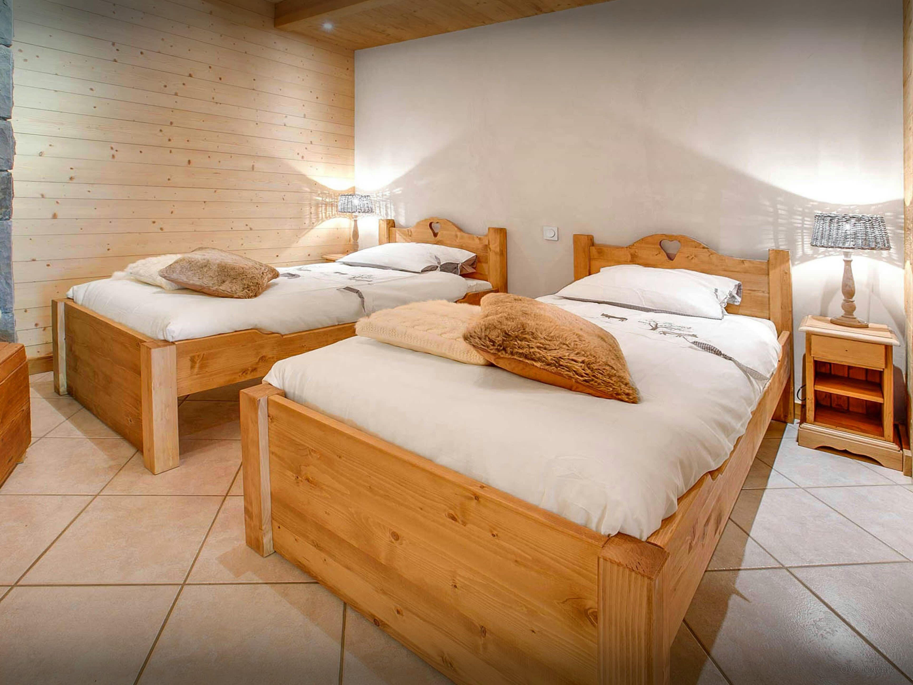 4 chambres, fer et planche à repasser, Wi-Fi, draps fournis