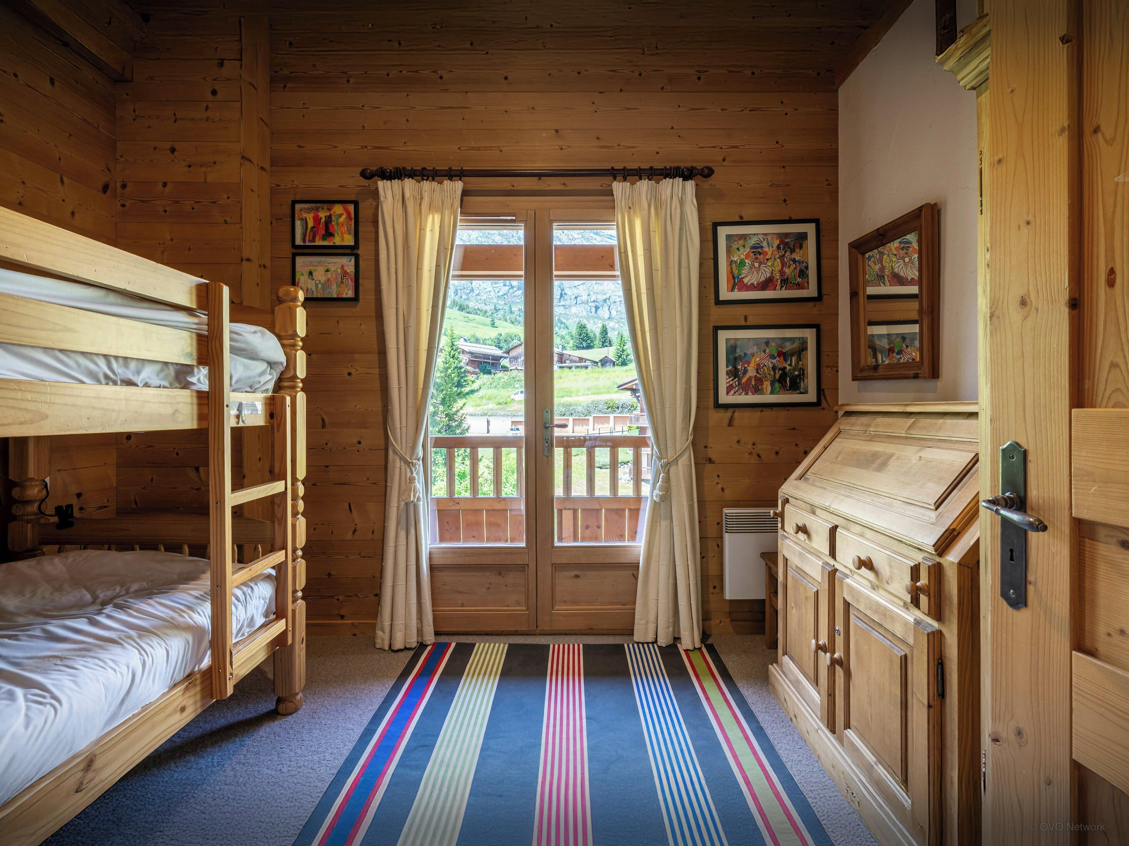 4 chambres, fer et planche à repasser, Wi-Fi, draps fournis