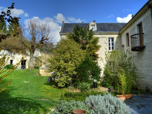 Charming house with private garden, fireplace and WIFI
