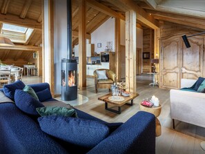 Televisio, takka, DVD-soitin