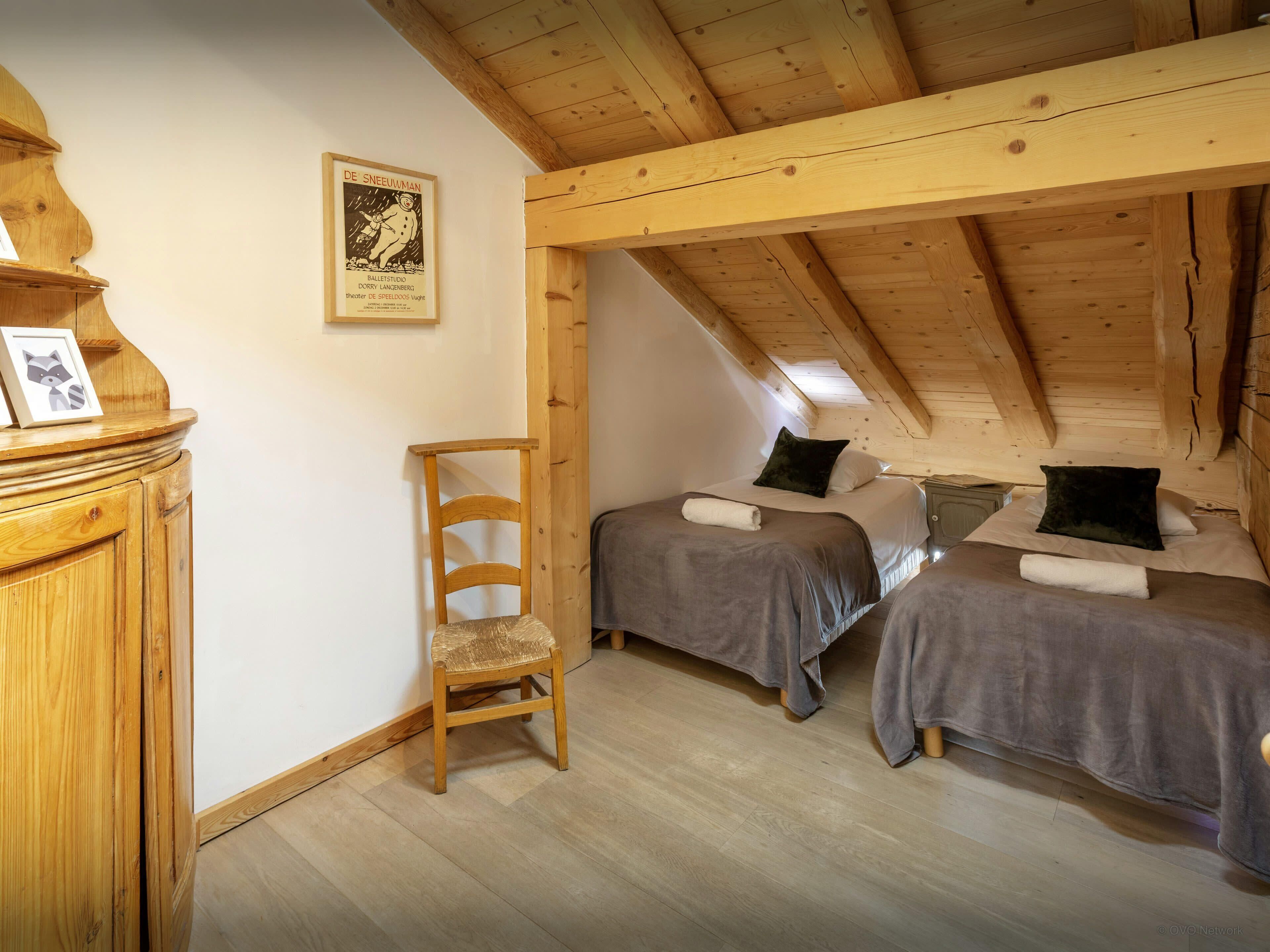 4 slaapkamers, een strijkplank/strijkijzer, wifi, beddengoed
