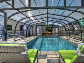 Pool - Urban Retreat in Tours: Heated Pool, Up to 14 Guests, Close to City Center & Loire à Vélo (Tours)