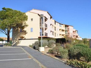 Exterior - 2-room apartment with pool, tennis, and parking in Saint Pierre la Mer (Fleury-Saint-Pierre-la-Mer)