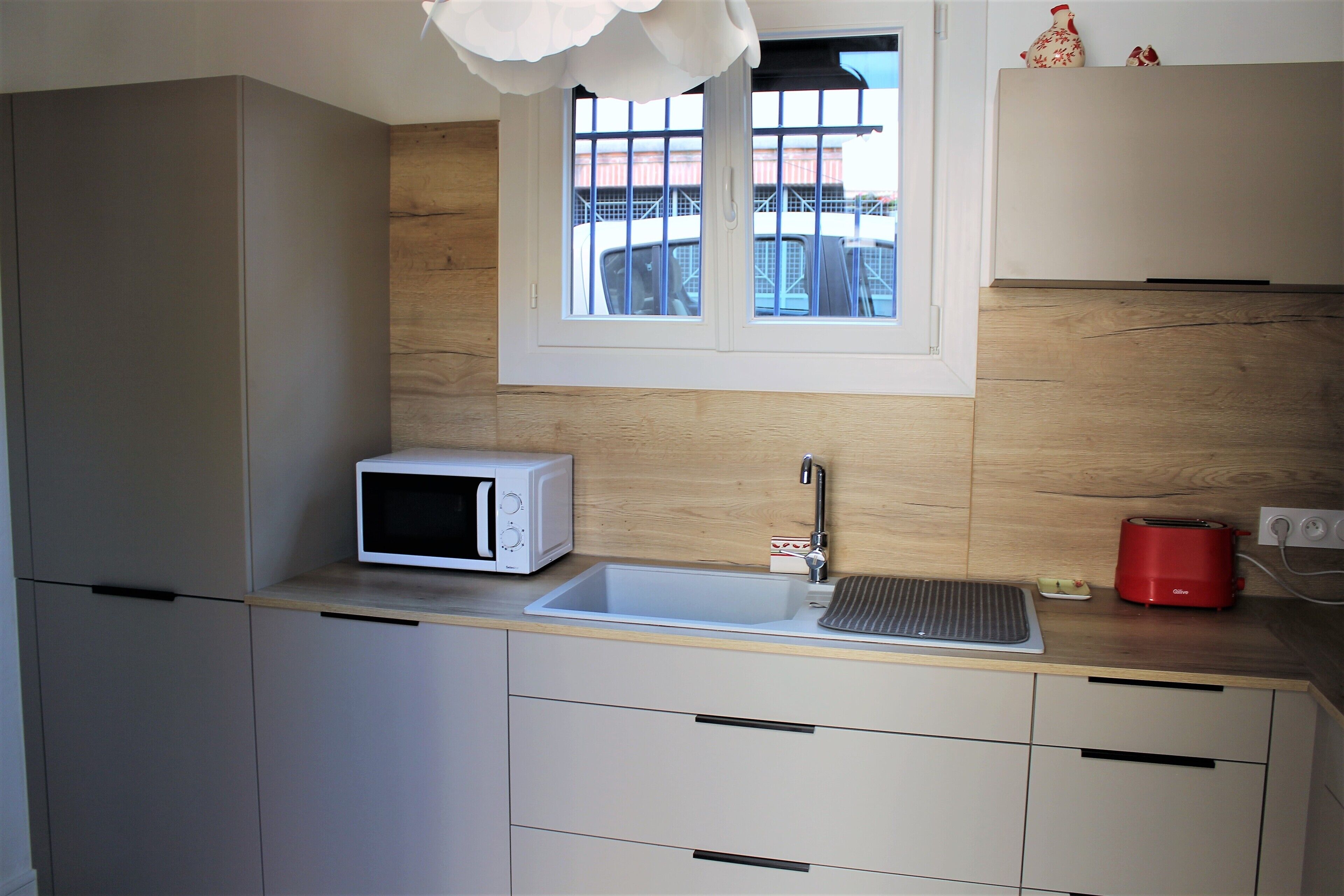 雪櫃、微波爐、焗爐、爐具