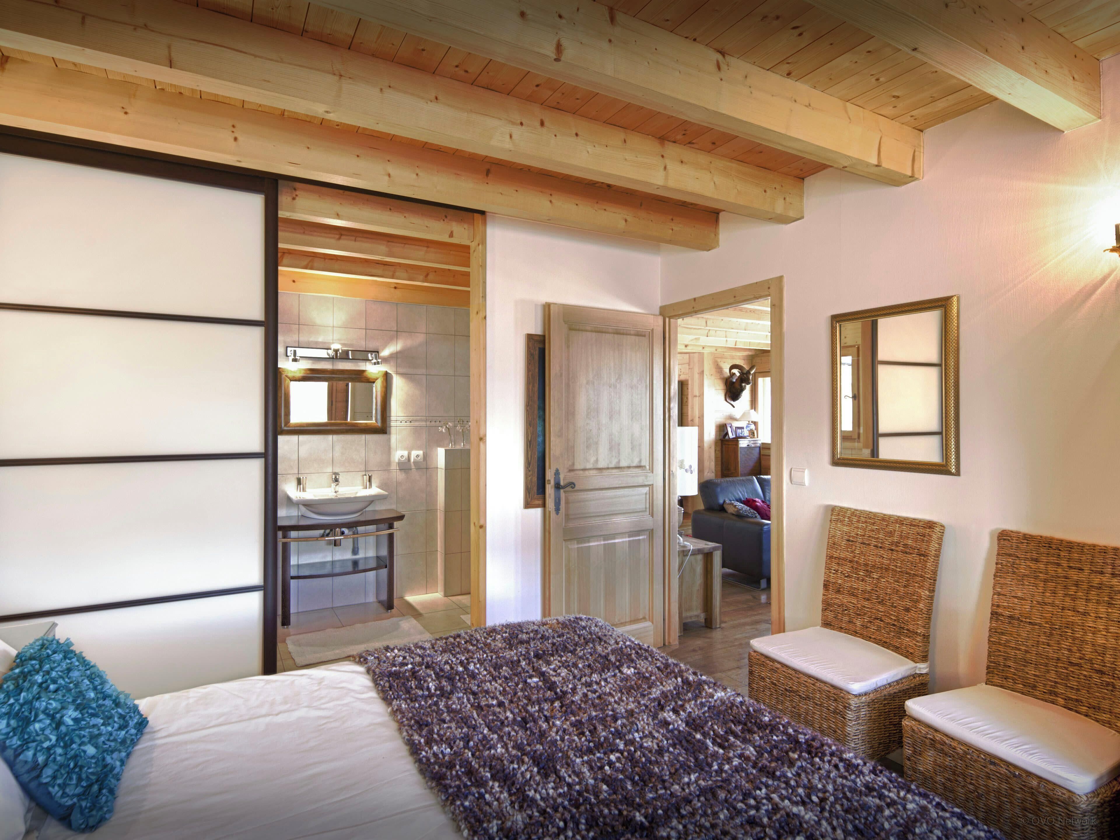 6 chambres, fer et planche à repasser, Wi-Fi, draps fournis