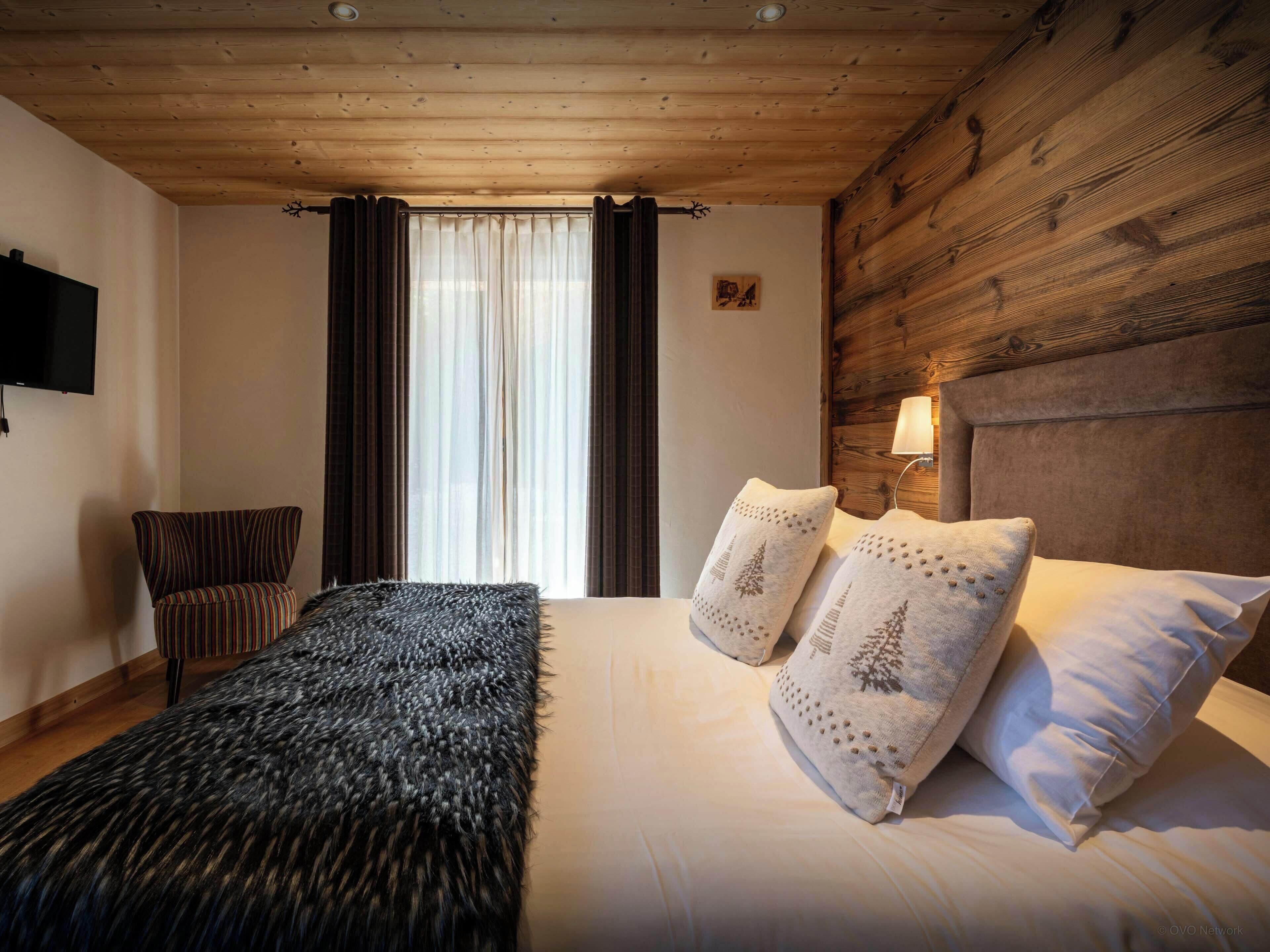 4 chambres, fer et planche à repasser, Wi-Fi, draps fournis