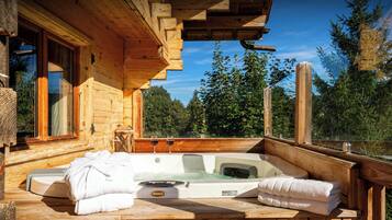 Bain à remous extérieur