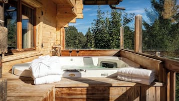 Bain à remous extérieur