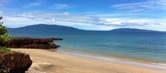 HUT GITE BE CASE PIED DANS L'EAU PRESQU'ILE AMBATO FACE NOSY BE ET NOSY KOMBA