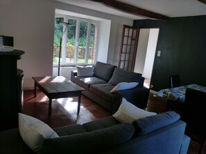 TV, peis og DVD-spiller