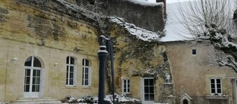 Elegant 3-Bedroom Troglodyte Home with Finnish Spa and Game Room in Vouvray