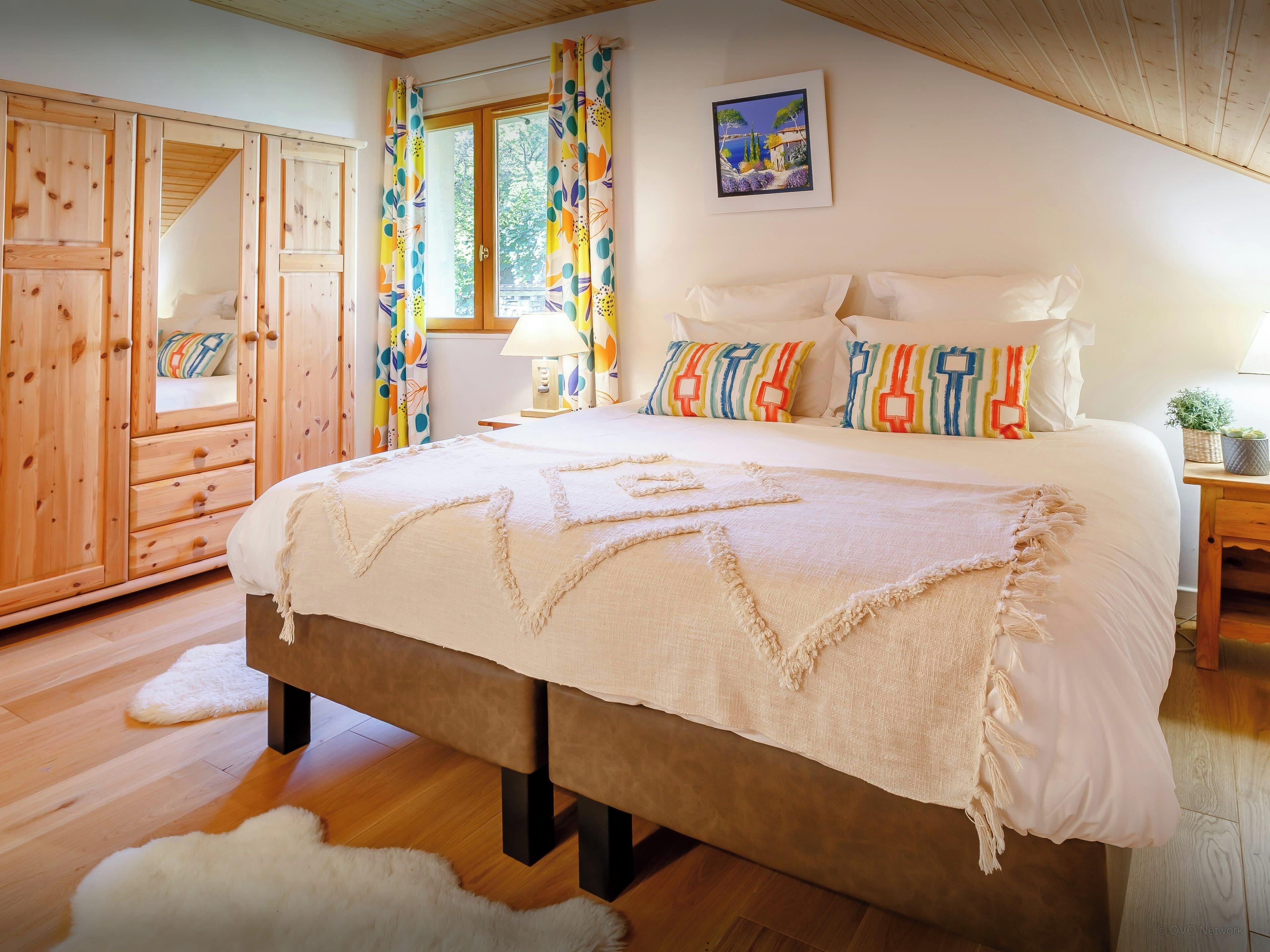 4 chambres, fer et planche à repasser, Wi-Fi, draps fournis
