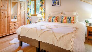 4 chambres, fer et planche à repasser, Wi-Fi, draps fournis