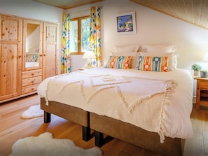 4 habitaciones, tabla de planchar con plancha, wifi y ropa de cama