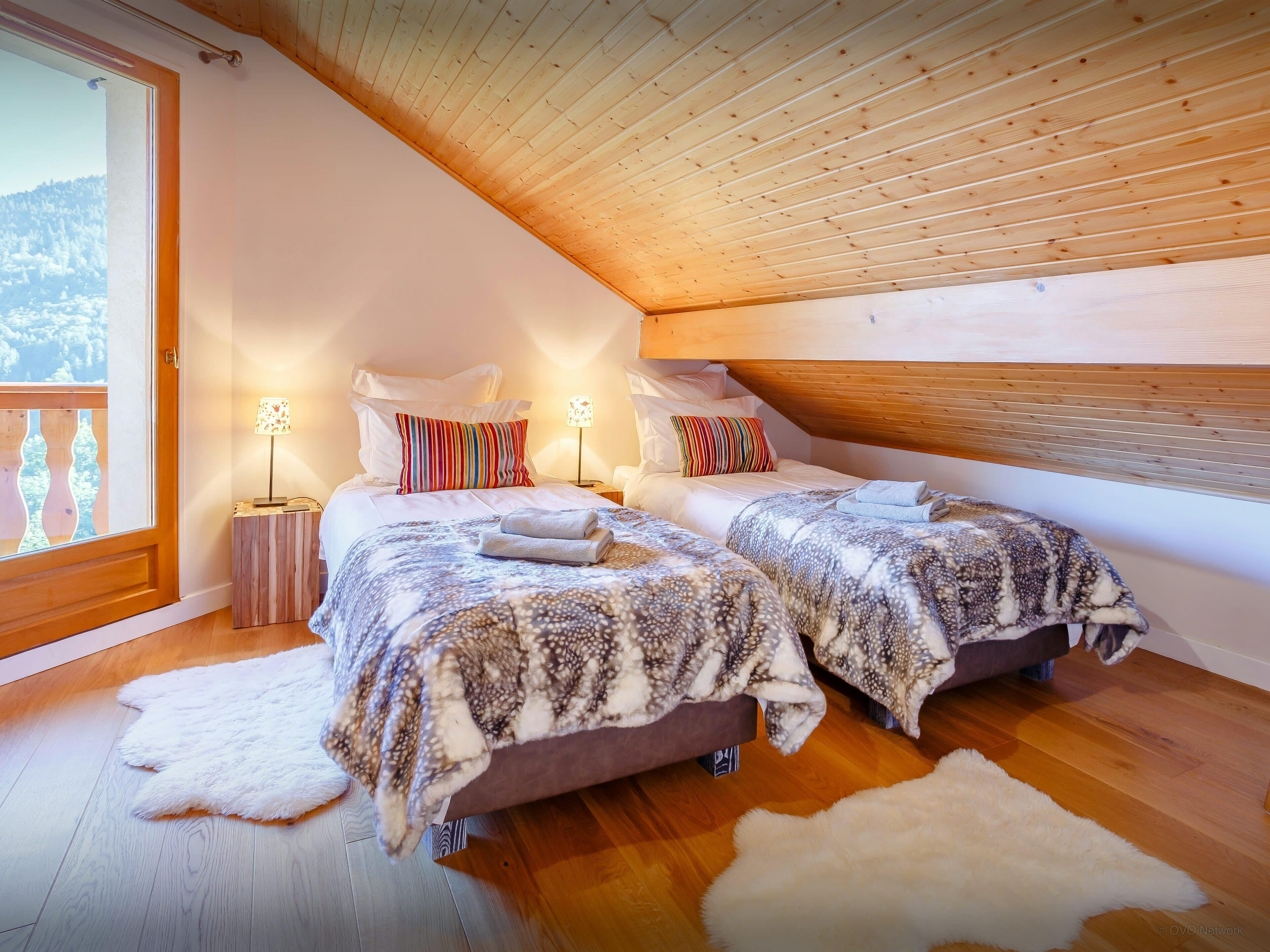 4 chambres, fer et planche à repasser, Wi-Fi, draps fournis