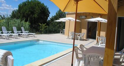 Villa, jossa on lämmitetty uima-altaalla hiljaisella - 21 ihmistä - 5 makuuhuonetta