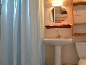 Bathroom - Studio with mezzanine for 5, near the beach, pets allowed - Saint Pierre la Mer (Fleury-Saint-Pierre-la-Mer)