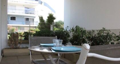 Studio avec terrasse exposée sud et piscine aux Minimes