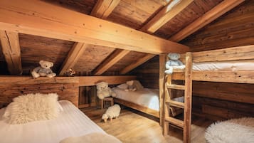 6 habitaciones, tabla de planchar con plancha, wifi y ropa de cama