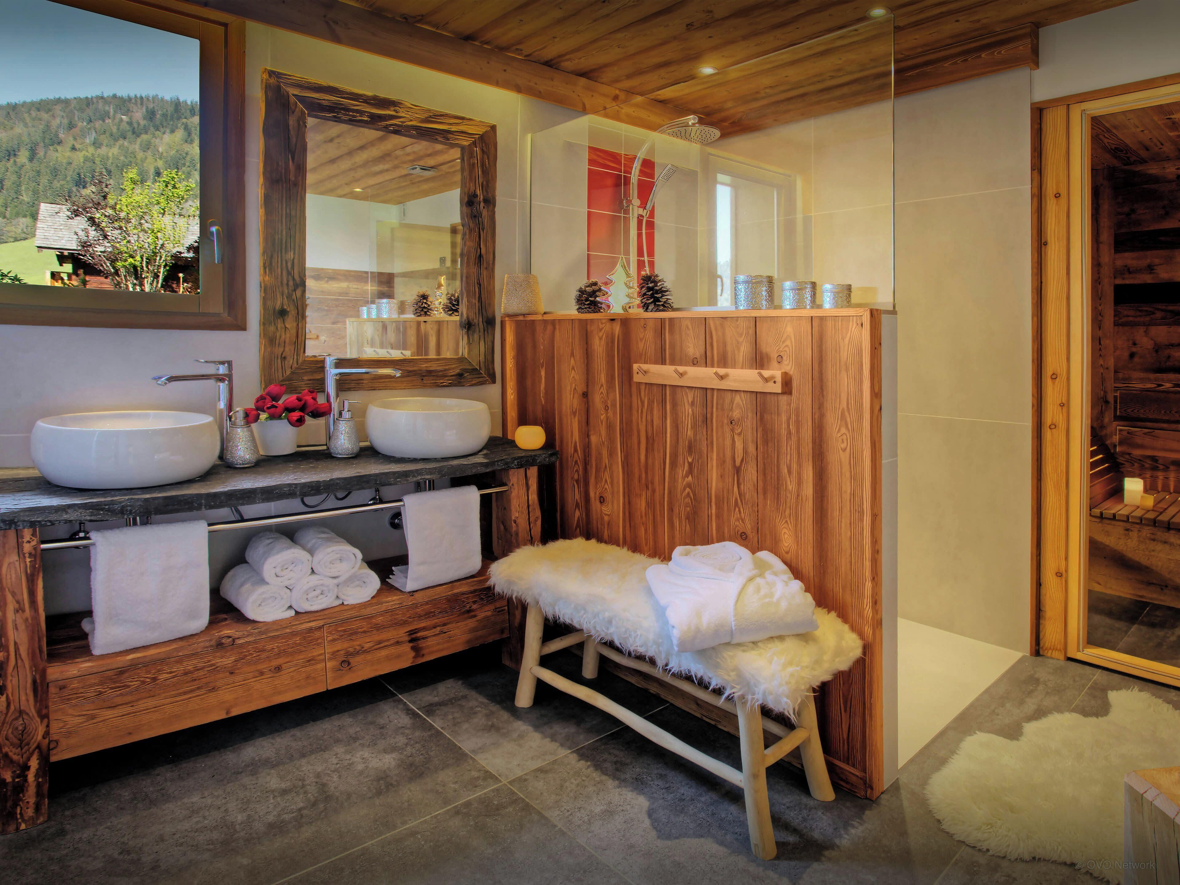 Bathtub, hair dryer, towels