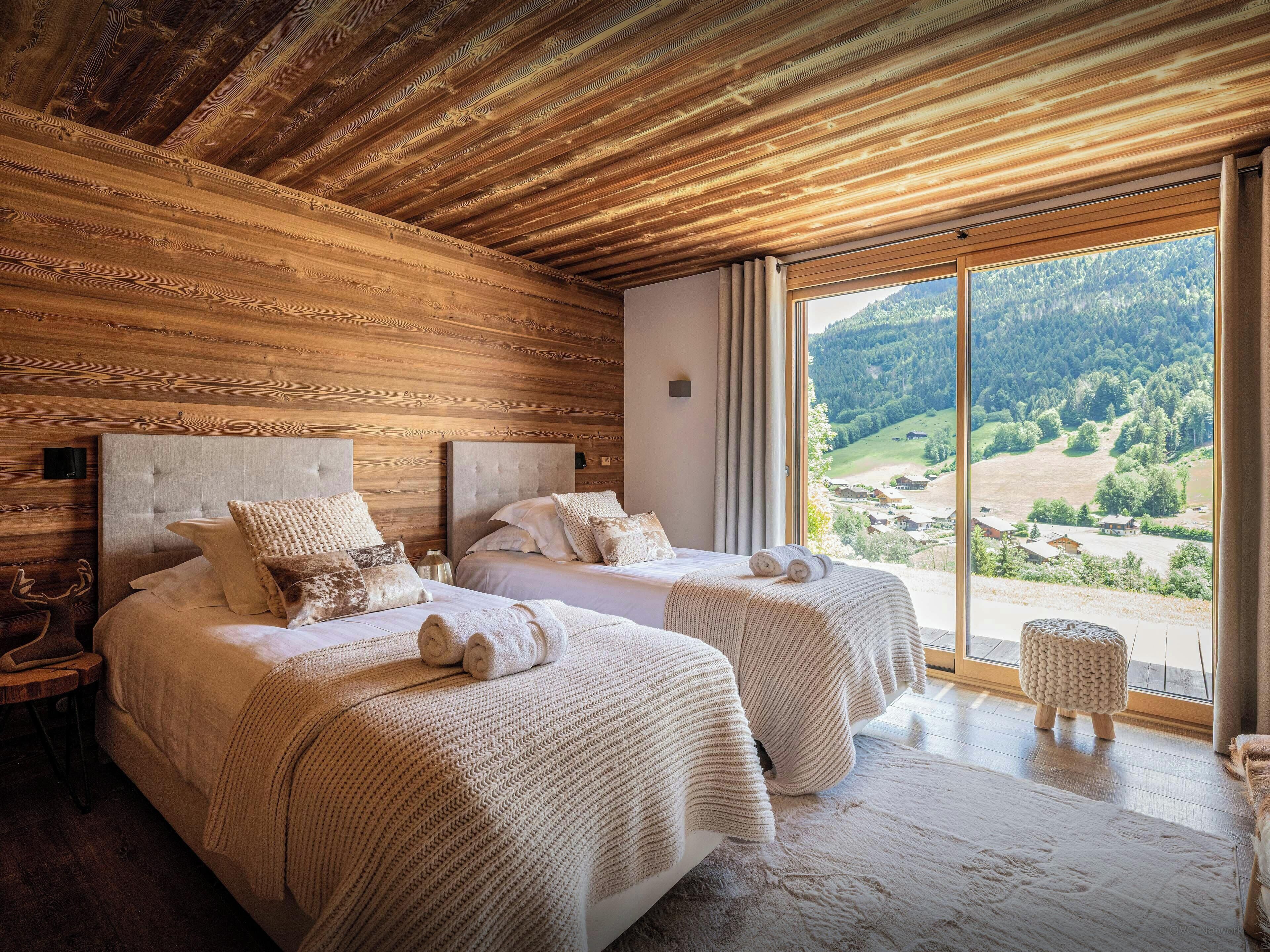6 chambres, fer et planche à repasser, Wi-Fi, draps fournis