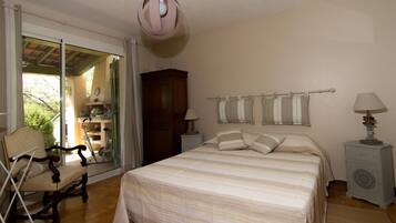 3 chambres, fer et planche Ă repasser, accĂšs Internet