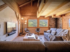 TV, fireplace, DVD player, table tennis